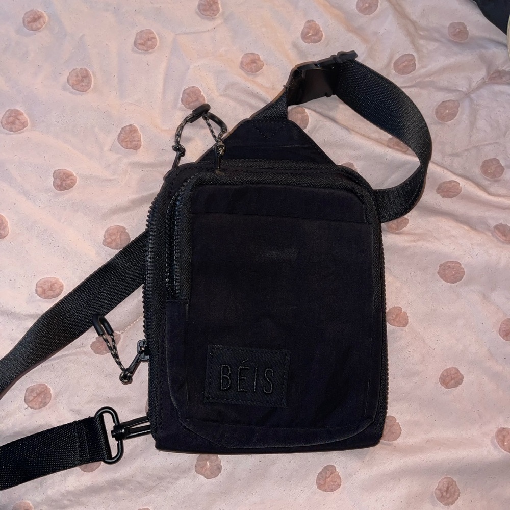 Beis - The Sport Sling in Black